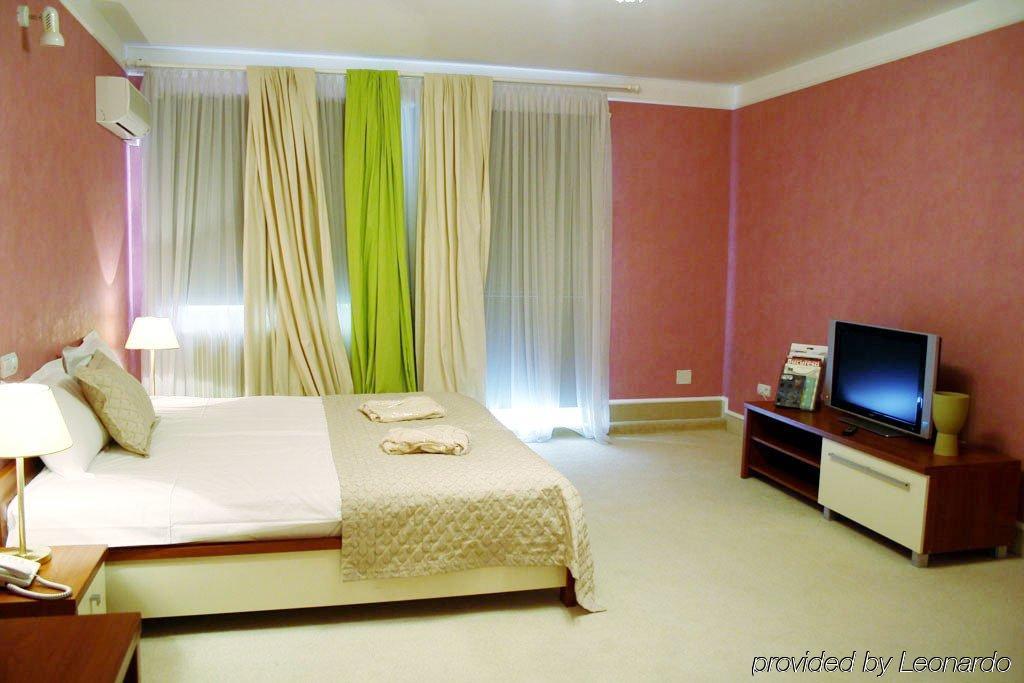 Monte-Nelly Hotel Bukareszt Zewnętrze zdjęcie